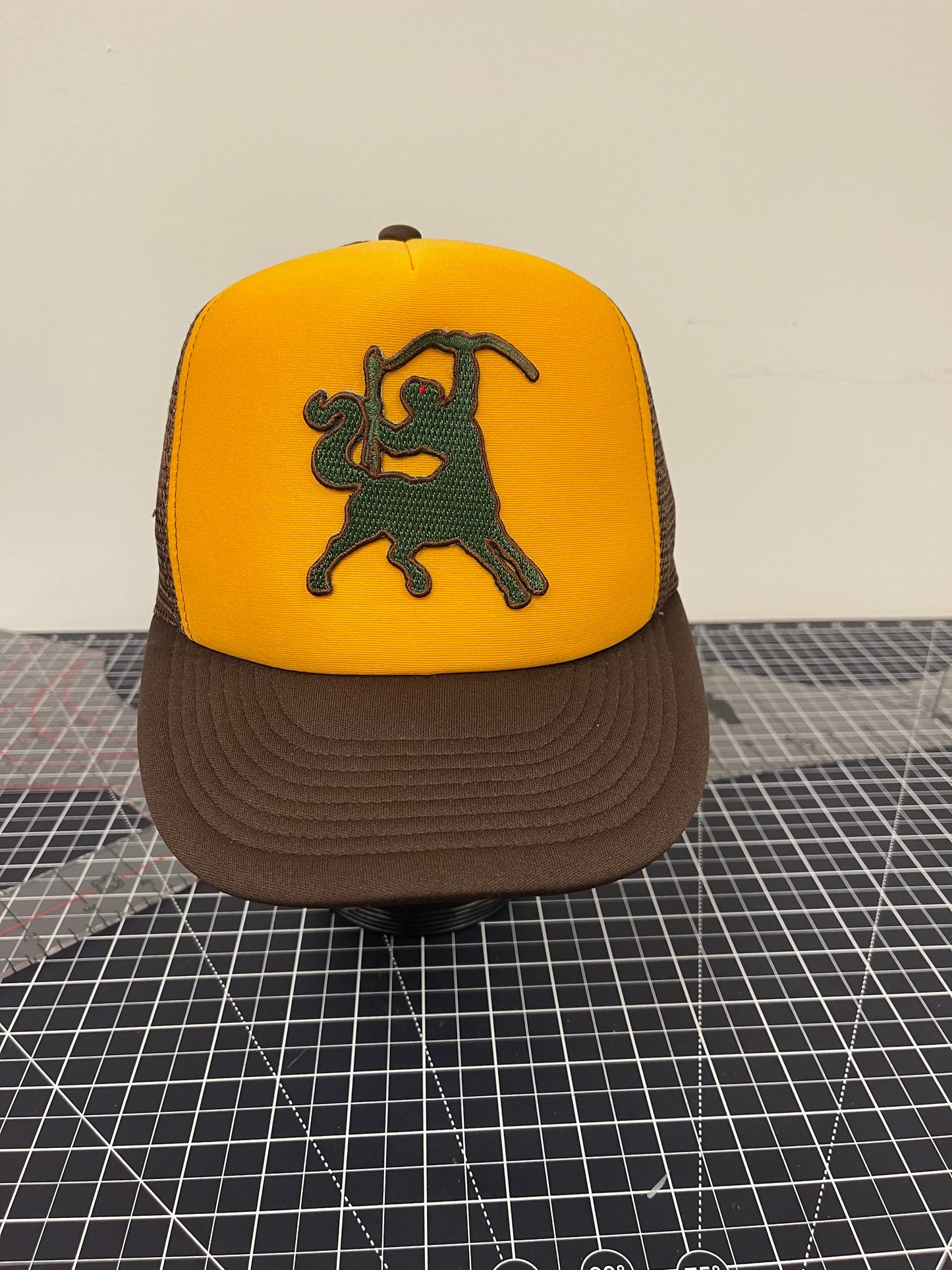 Centaur Archer Trucker Hat – Gold/Brown Edition